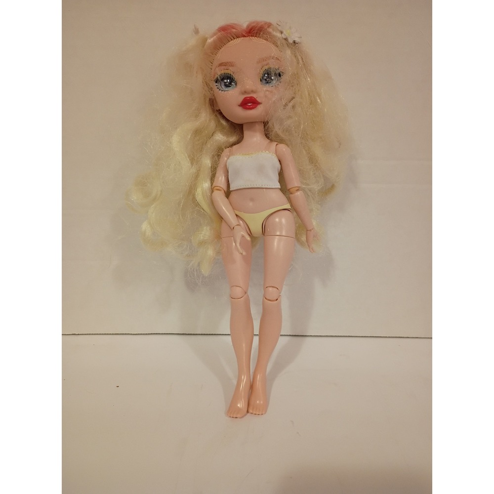 Rainbow‎ High Delilah Fields Series 4 Blonde Fashion Doll with Daisy Accessories